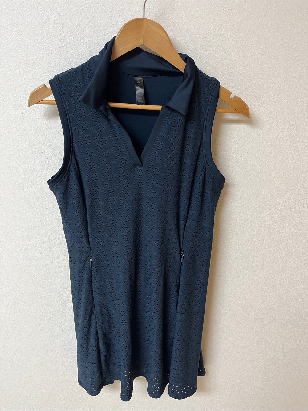 Kyodan Sleeveless Eyelet Polo Dress in Navy women’s size M